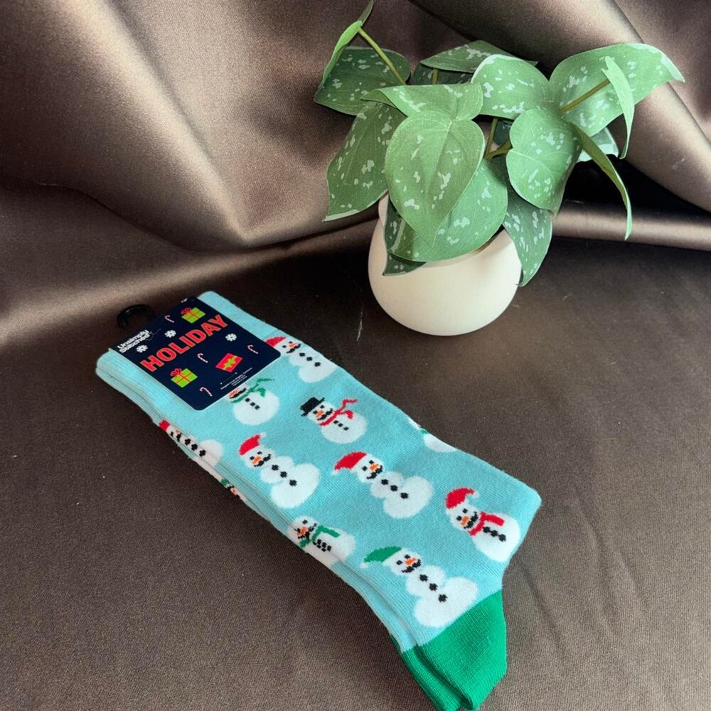 Unsimply stitched holiday snowmen socks